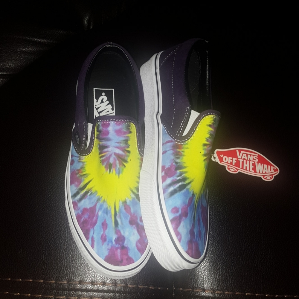 Vans - Picture 2 of 4